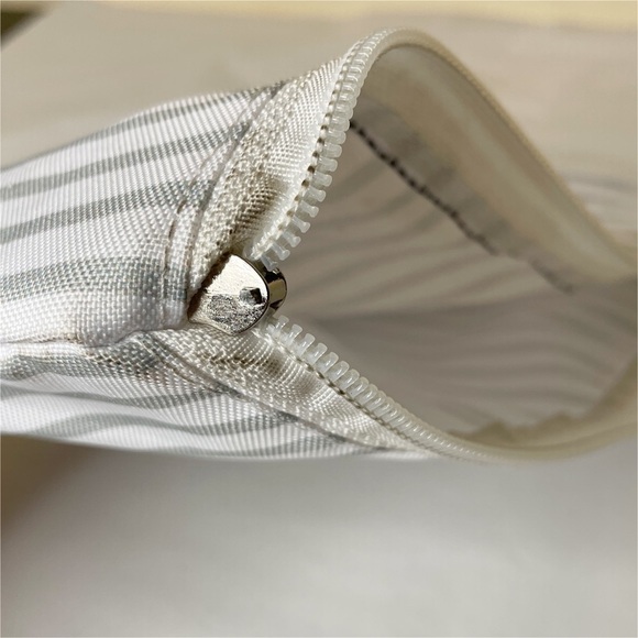 Girls Havaianas Flip Flops Customized with Initial K - Flaws - Picture 15 of 16